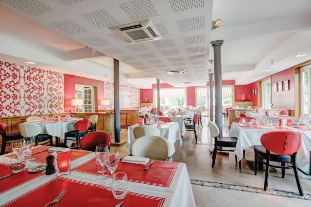 Salle du Restaurant Rouge & Blanc - Restaurant Saône et Loire